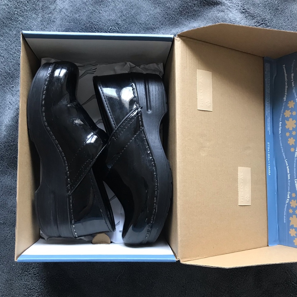 DANSKO Professional Patent Leather Black Clogs